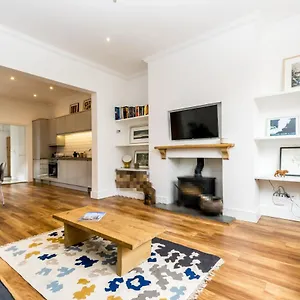  Apartment - Priory Street United Kingdom